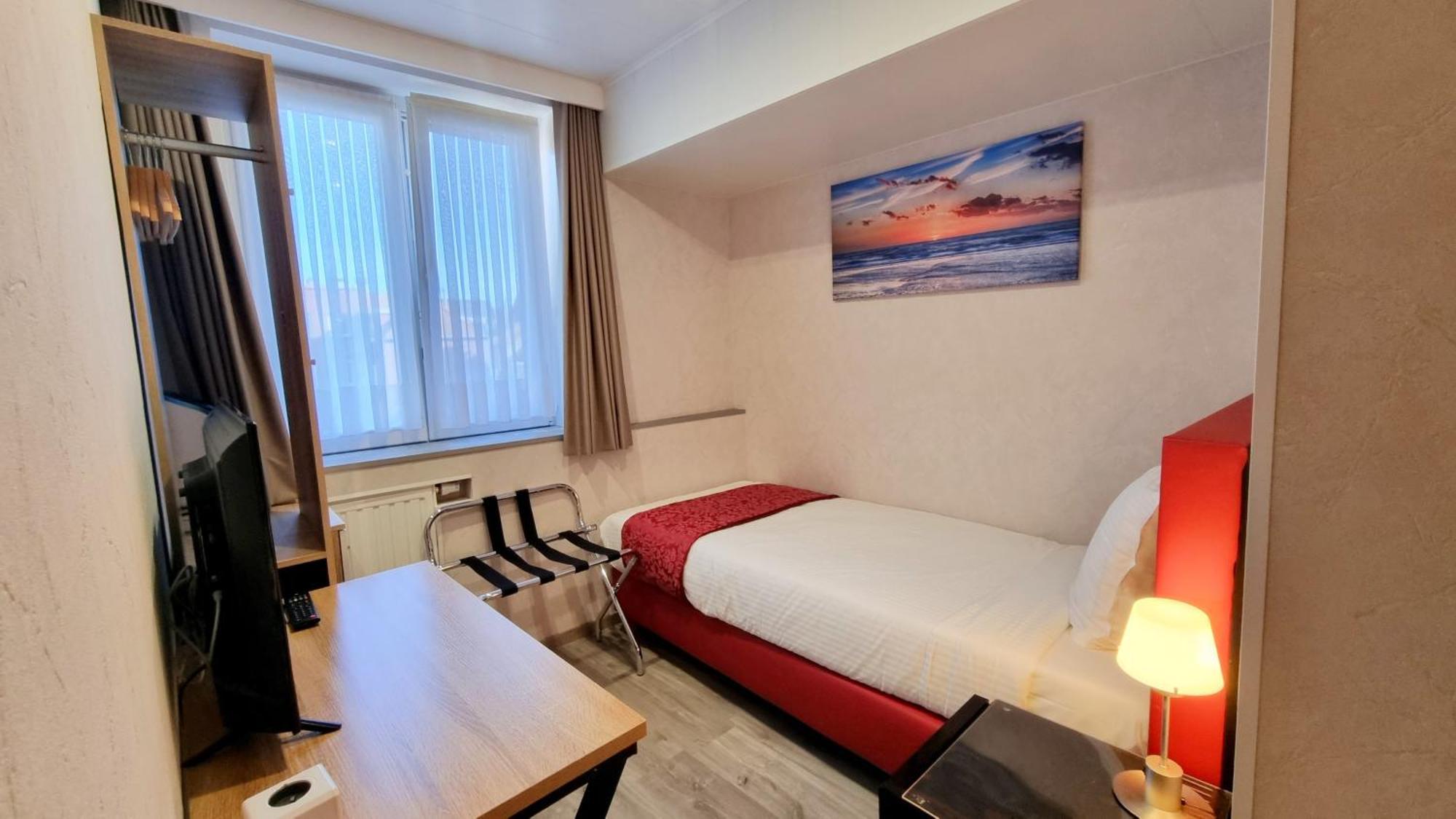 Hotel Cardiff Oostende Rum bild