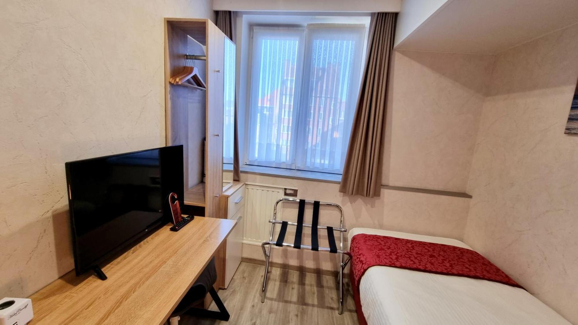 Hotel Cardiff Oostende Rum bild