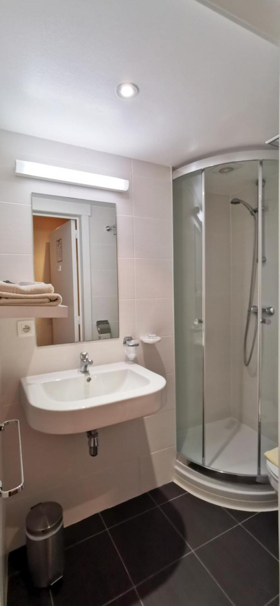 Hotel Cardiff Oostende Rum bild