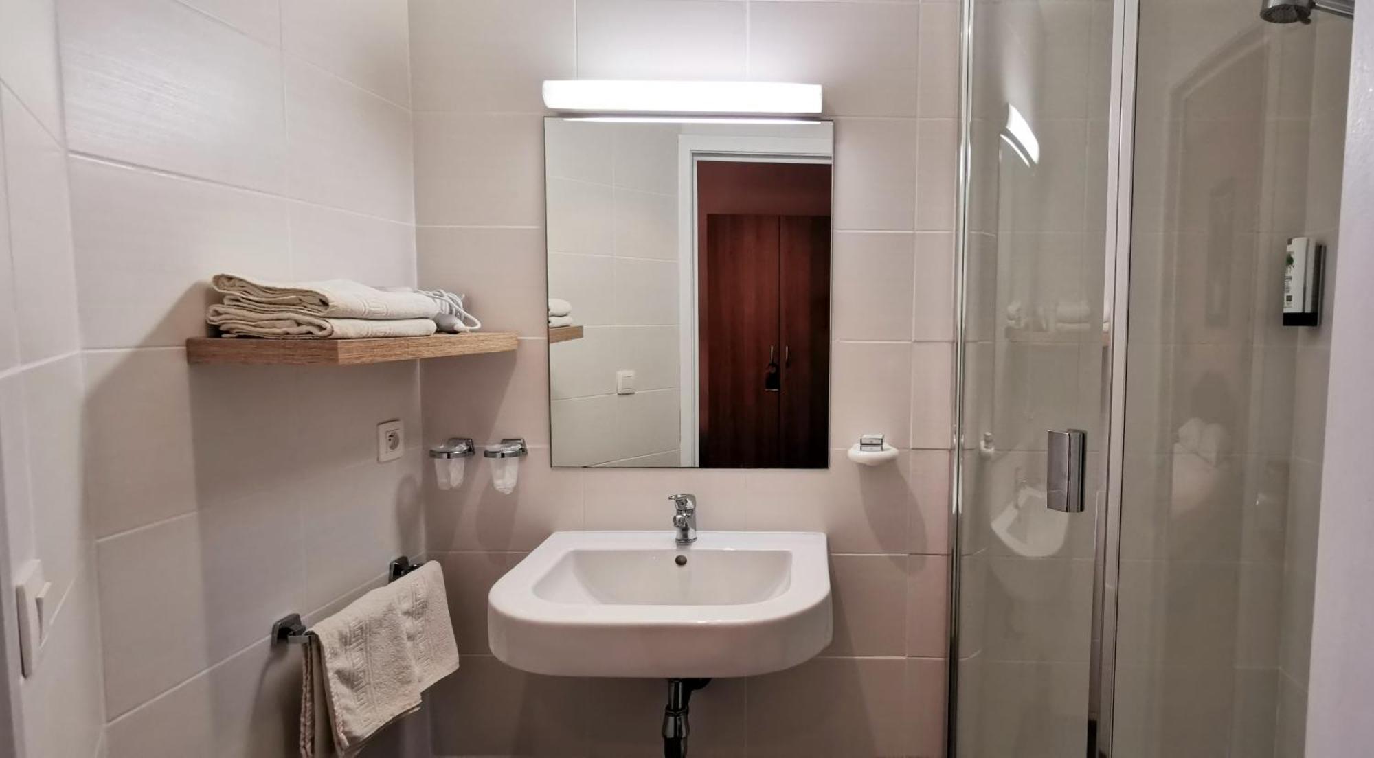 Hotel Cardiff Oostende Rum bild