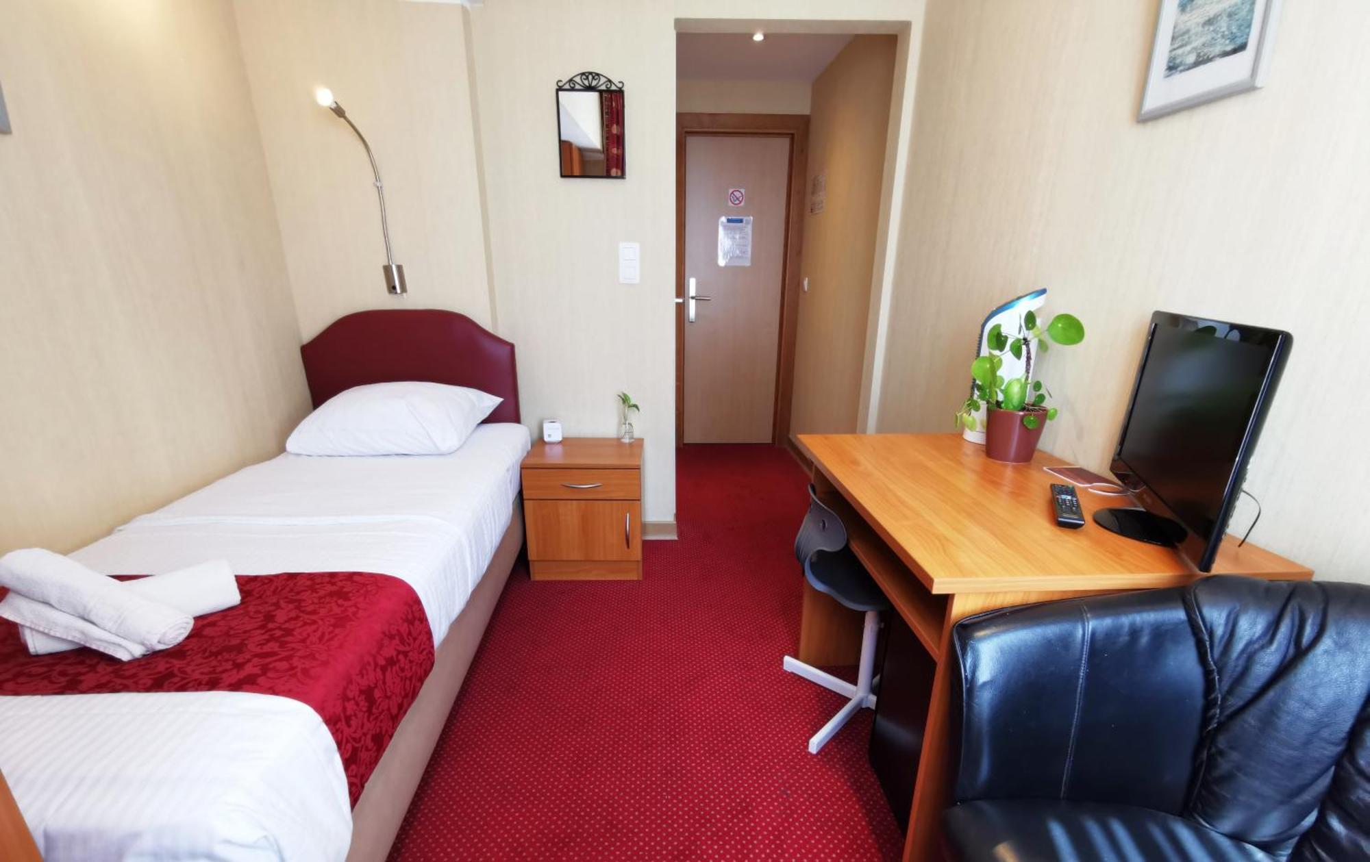 Hotel Cardiff Oostende Rum bild