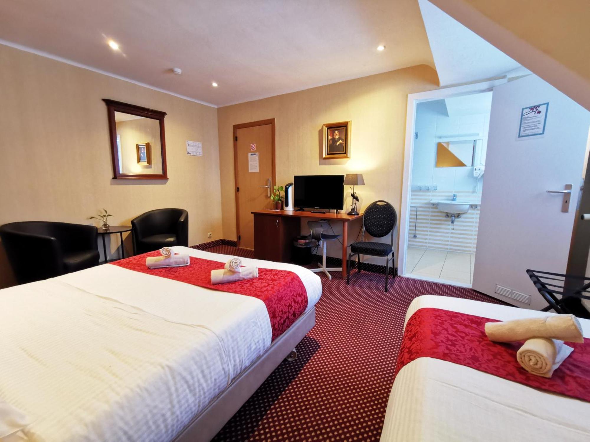 Hotel Cardiff Oostende Rum bild